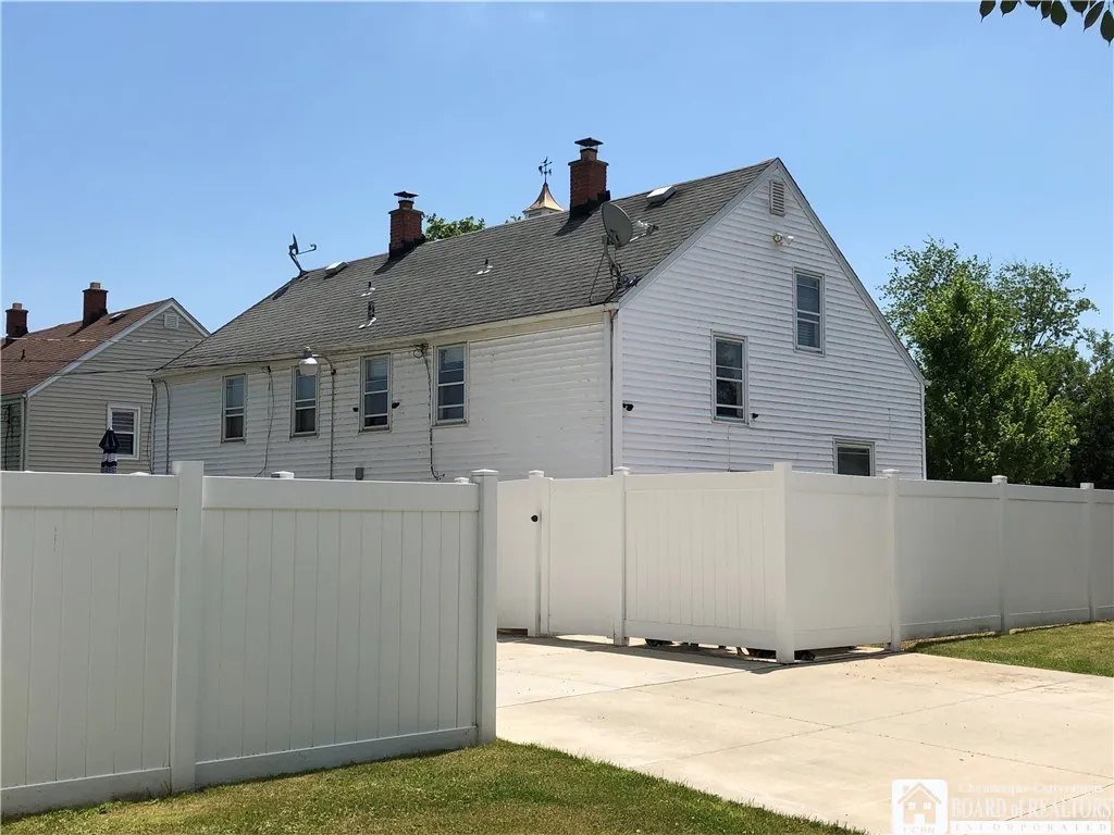 758 Highland Avenue, Tonawanda, New York 14223, Tonawanda, New York 14223, 6 Bedrooms Bedrooms, ,2 BathroomsBathrooms,Residential,For Sale,758 Highland Avenue, Tonawanda, New York 14223,R1618911