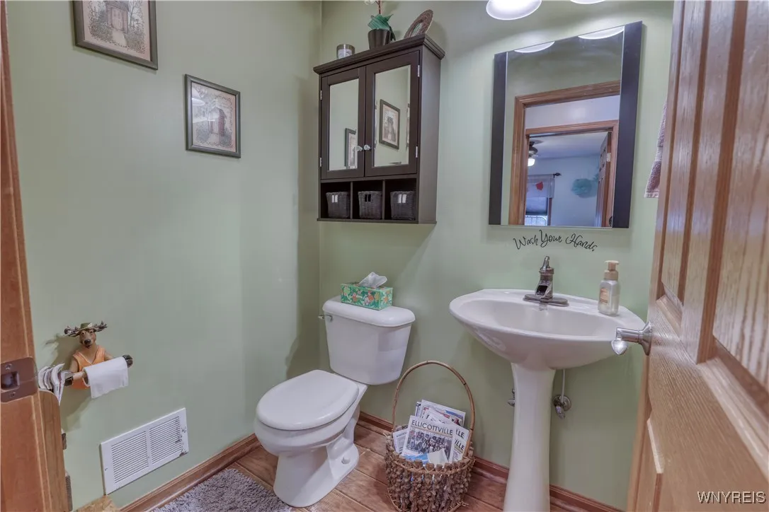 6149 Fairview Lane, Great Valley, New York 14741, Great Valley, New York 14741, 4 Bedrooms Bedrooms, 8 Rooms Rooms,2 BathroomsBathrooms,Residential,For Sale,6149 Fairview Lane, Great Valley, New York 14741,B1618877