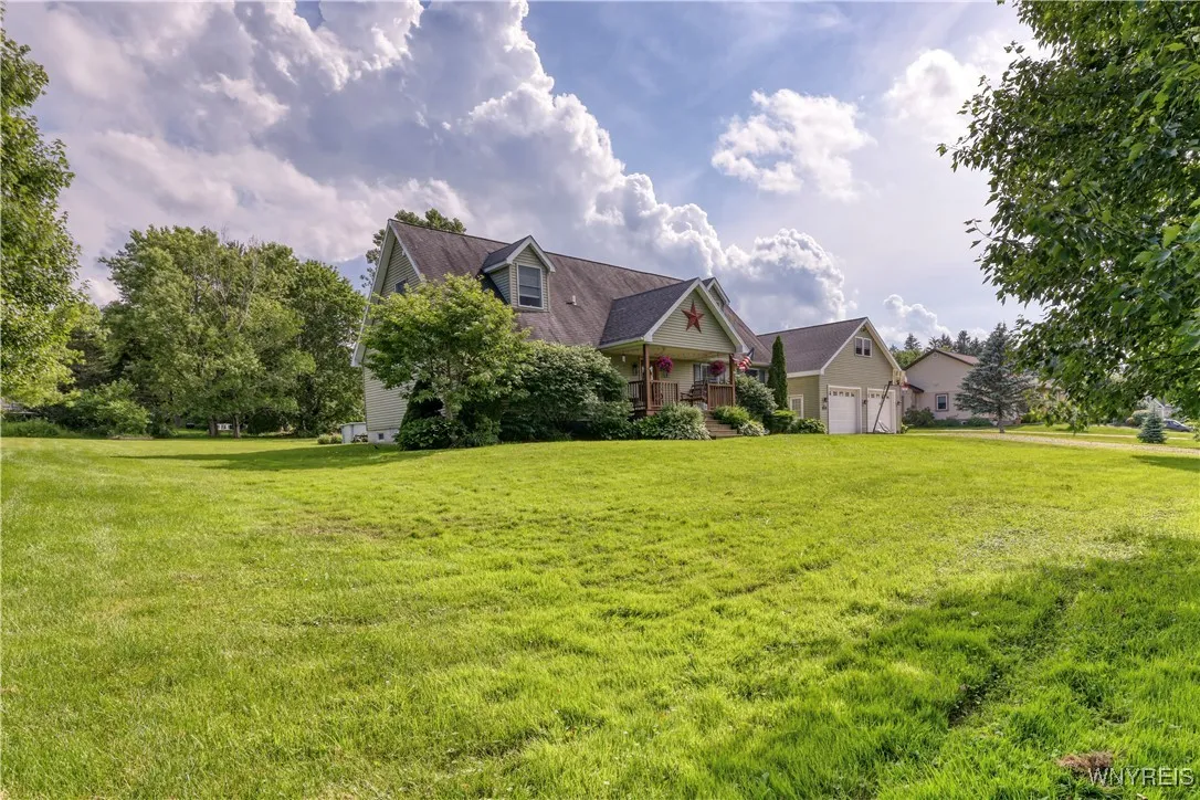 6149 Fairview Lane, Great Valley, New York 14741, Great Valley, New York 14741, 4 Bedrooms Bedrooms, 8 Rooms Rooms,2 BathroomsBathrooms,Residential,For Sale,6149 Fairview Lane, Great Valley, New York 14741,B1618877