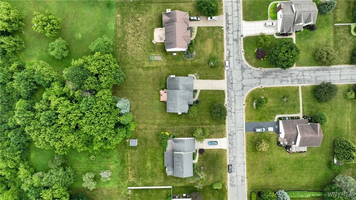 81 Burbank Drive, Orchard Park, New York 14127, Orchard Park, New York 14127, 4 Bedrooms Bedrooms, 10 Rooms Rooms,2 BathroomsBathrooms,Residential,For Sale,81 Burbank Drive, Orchard Park, New York 14127,B1618606