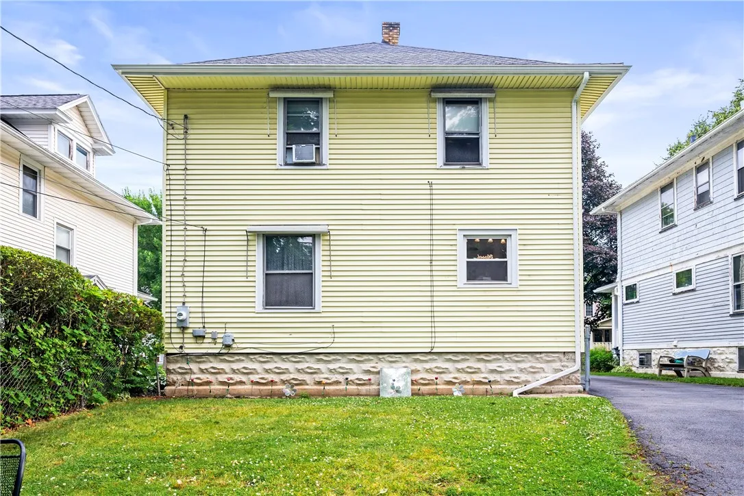 195 Roxborough Road, Rochester, New York 14619, Rochester, New York 14619, 4 Bedrooms Bedrooms, 6 Rooms Rooms,1 BathroomBathrooms,Residential,Closed,195 Roxborough Road, Rochester, New York 14619,0,R1618962