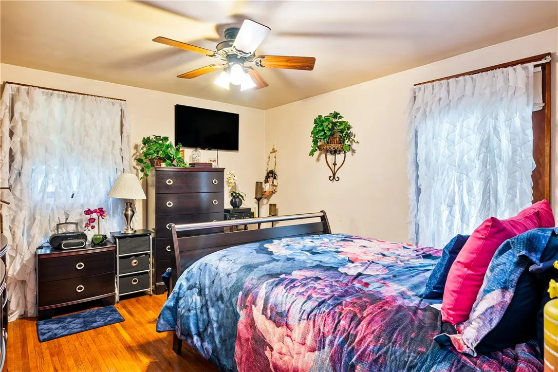 195 Roxborough Road, Rochester, New York 14619, Rochester, New York 14619, 4 Bedrooms Bedrooms, 6 Rooms Rooms,1 BathroomBathrooms,Residential,Closed,195 Roxborough Road, Rochester, New York 14619,0,R1618962