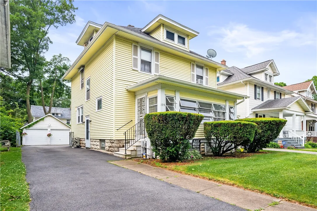 195 Roxborough Road, Rochester, New York 14619, Rochester, New York 14619, 4 Bedrooms Bedrooms, 6 Rooms Rooms,1 BathroomBathrooms,Residential,Closed,195 Roxborough Road, Rochester, New York 14619,0,R1618962