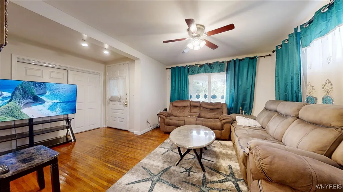 187 Auburn Avenue, Buffalo, New York 14213, Buffalo, New York 14213, 5 Bedrooms Bedrooms, ,2 BathroomsBathrooms,Residential,For Sale,187 Auburn Avenue, Buffalo, New York 14213,B1618787