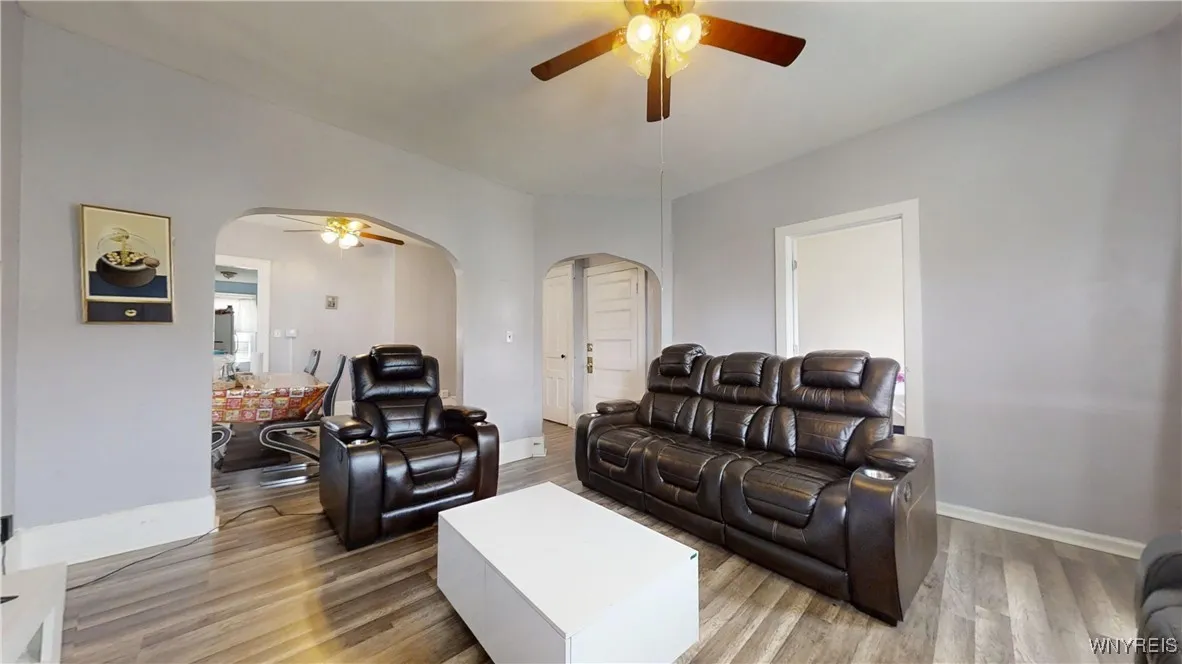 187 Auburn Avenue, Buffalo, New York 14213, Buffalo, New York 14213, 5 Bedrooms Bedrooms, ,2 BathroomsBathrooms,Residential,For Sale,187 Auburn Avenue, Buffalo, New York 14213,B1618787