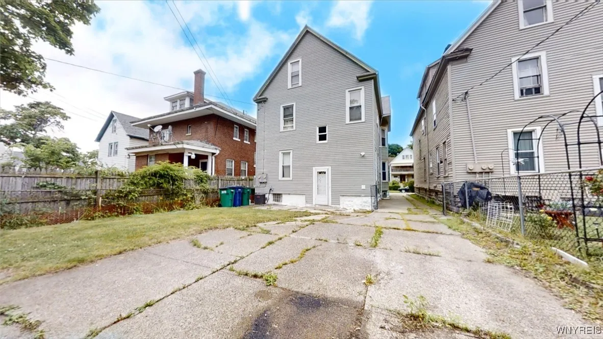 187 Auburn Avenue, Buffalo, New York 14213, Buffalo, New York 14213, 5 Bedrooms Bedrooms, ,2 BathroomsBathrooms,Residential,For Sale,187 Auburn Avenue, Buffalo, New York 14213,B1618787