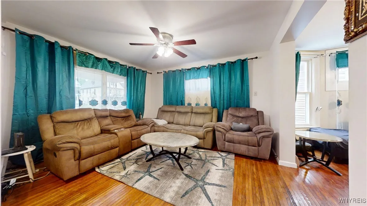 187 Auburn Avenue, Buffalo, New York 14213, Buffalo, New York 14213, 5 Bedrooms Bedrooms, ,2 BathroomsBathrooms,Residential,For Sale,187 Auburn Avenue, Buffalo, New York 14213,B1618787