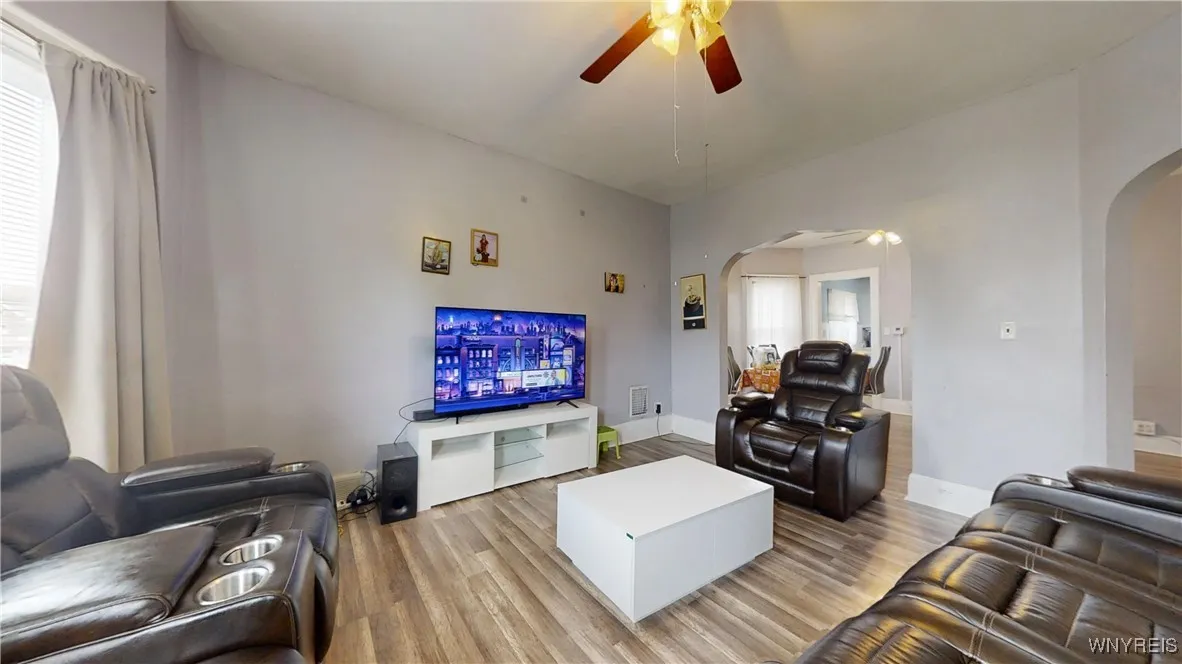 187 Auburn Avenue, Buffalo, New York 14213, Buffalo, New York 14213, 5 Bedrooms Bedrooms, ,2 BathroomsBathrooms,Residential,For Sale,187 Auburn Avenue, Buffalo, New York 14213,B1618787