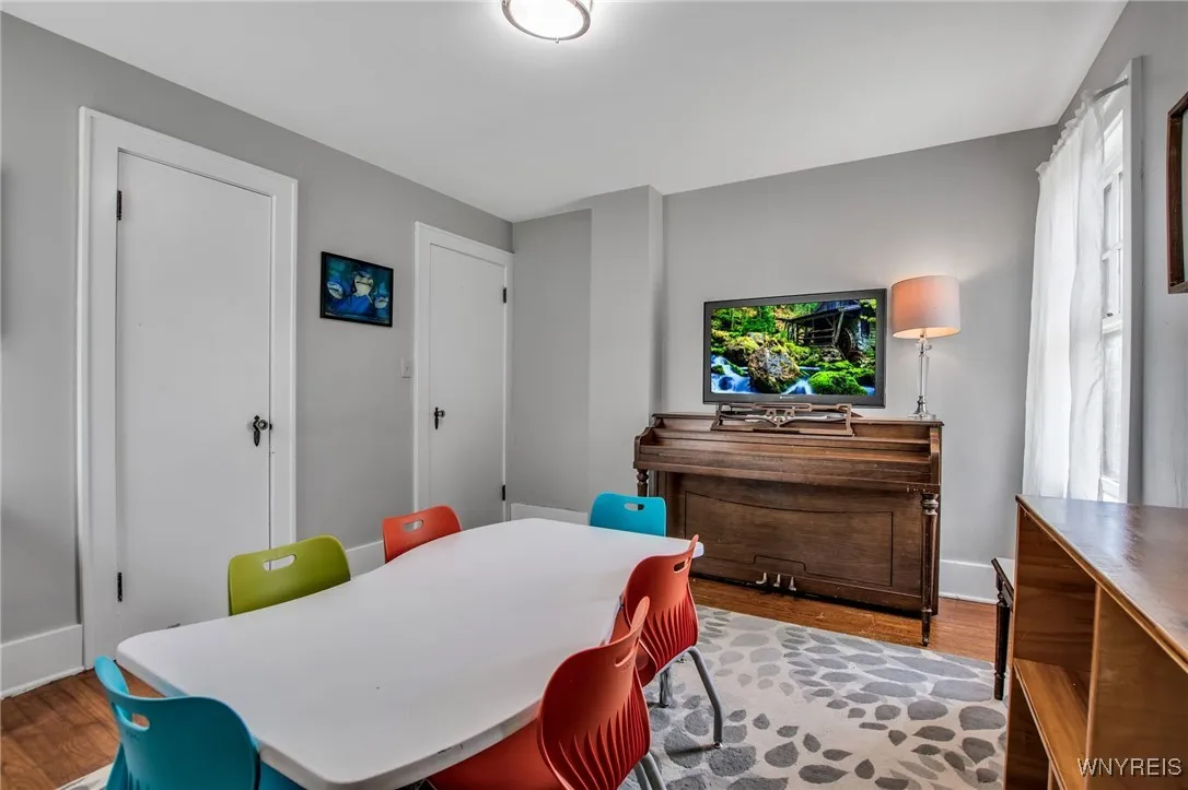 6060 Broadway Street, Lancaster, New York 14086, Lancaster, New York 14086, 4 Bedrooms Bedrooms, 9 Rooms Rooms,2 BathroomsBathrooms,Residential,Closed,6060 Broadway Street, Lancaster, New York 14086,0,B1618965