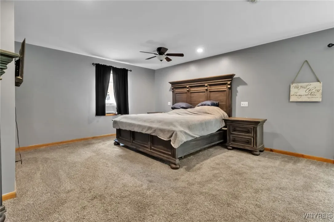 Primary Ensuite Bedroom (First Floor)