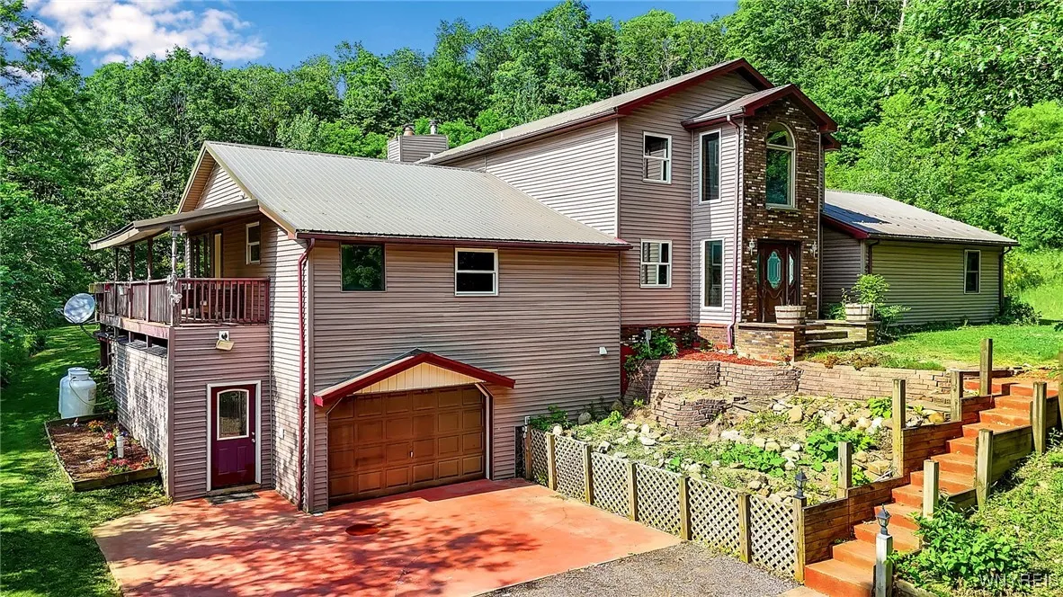 2035 Centerline Road, Sheldon, New York 14167, Sheldon, New York 14167, 5 Bedrooms Bedrooms, 12 Rooms Rooms,3 BathroomsBathrooms,Residential,For Sale,2035 Centerline Road, Sheldon, New York 14167,B1618358