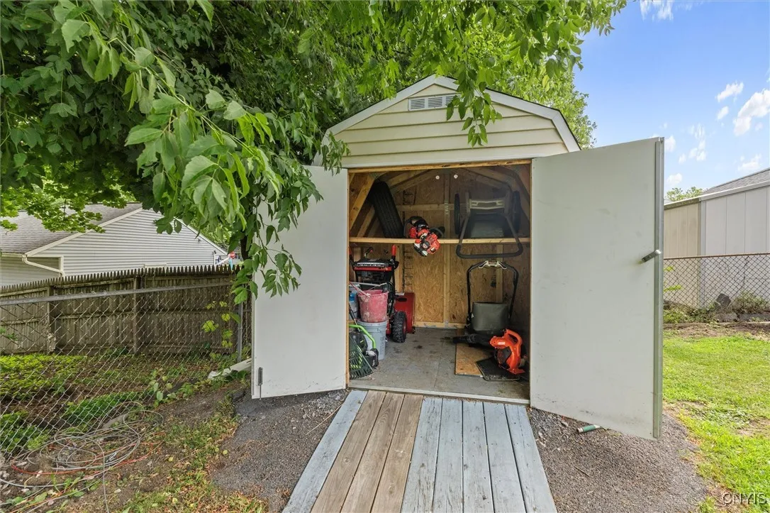 808 Ballantyne Road, Syracuse, New York 13207, Syracuse, New York 13207, 3 Bedrooms Bedrooms, 5 Rooms Rooms,2 BathroomsBathrooms,Residential,Closed,808 Ballantyne Road, Syracuse, New York 13207,0,S1618622