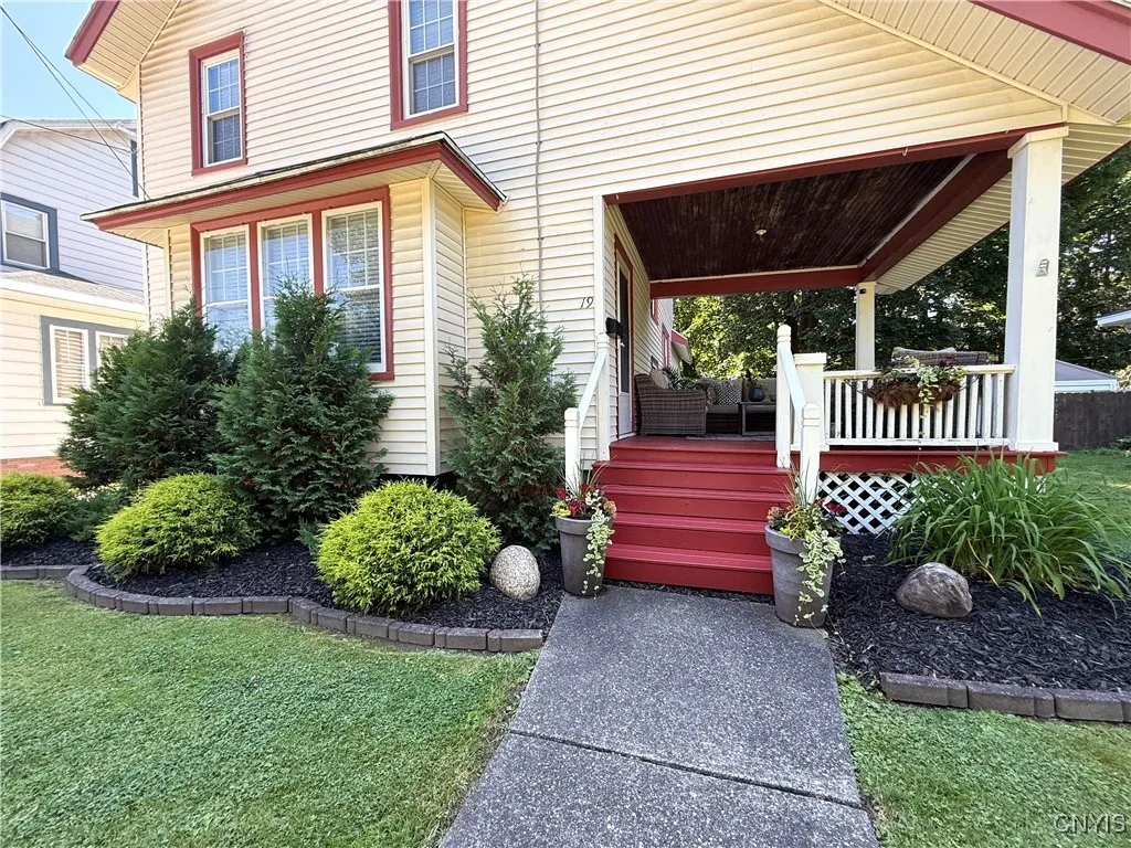 19 Cedar Street, Cortland, New York 13045, Cortland, New York 13045, 3 Bedrooms Bedrooms, 9 Rooms Rooms,2 BathroomsBathrooms,Residential,Closed,19 Cedar Street, Cortland, New York 13045,S1618956