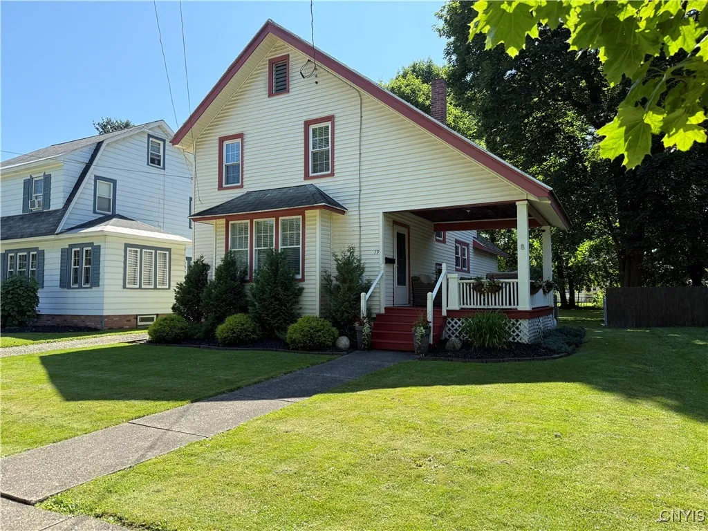 19 Cedar Street, Cortland, New York 13045, Cortland, New York 13045, 3 Bedrooms Bedrooms, 9 Rooms Rooms,2 BathroomsBathrooms,Residential,Closed,19 Cedar Street, Cortland, New York 13045,S1618956