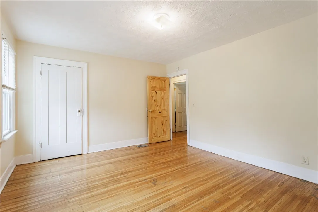 72 Weld Street, Rochester, New York 14605, Rochester, New York 14605, 4 Bedrooms Bedrooms, 7 Rooms Rooms,1 BathroomBathrooms,Residential,For Sale,72 Weld Street, Rochester, New York 14605,R1618746
