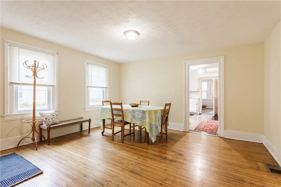 72 Weld Street, Rochester, New York 14605, Rochester, New York 14605, 4 Bedrooms Bedrooms, 7 Rooms Rooms,1 BathroomBathrooms,Residential,For Sale,72 Weld Street, Rochester, New York 14605,R1618746