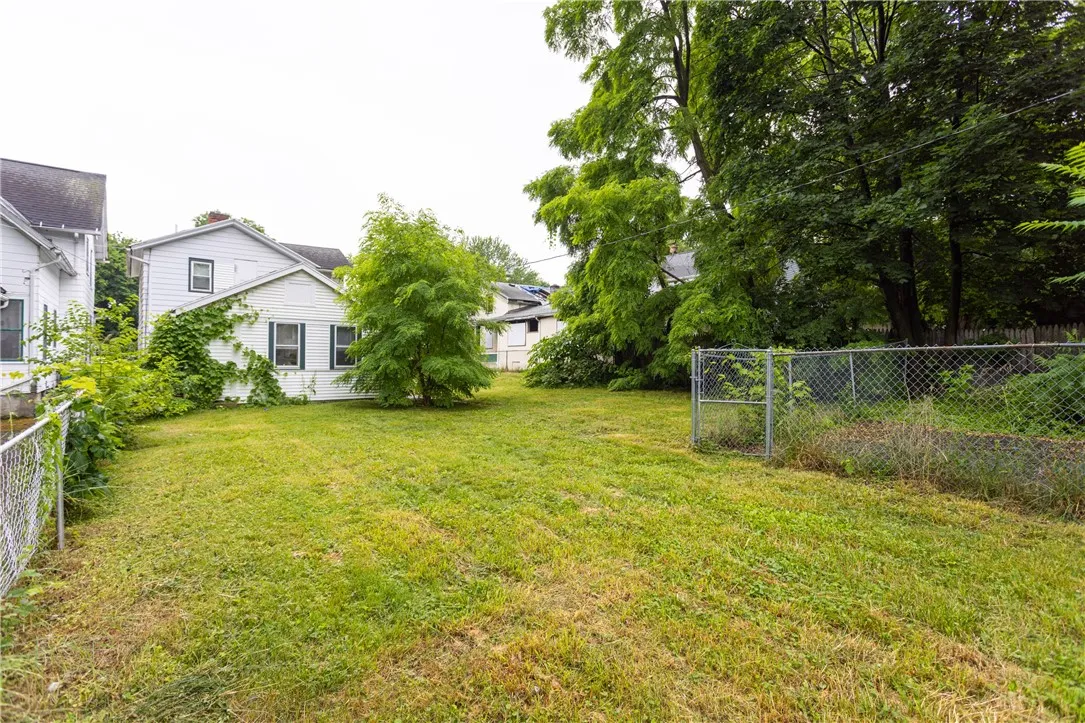 72 Weld Street, Rochester, New York 14605, Rochester, New York 14605, 4 Bedrooms Bedrooms, 7 Rooms Rooms,1 BathroomBathrooms,Residential,For Sale,72 Weld Street, Rochester, New York 14605,R1618746