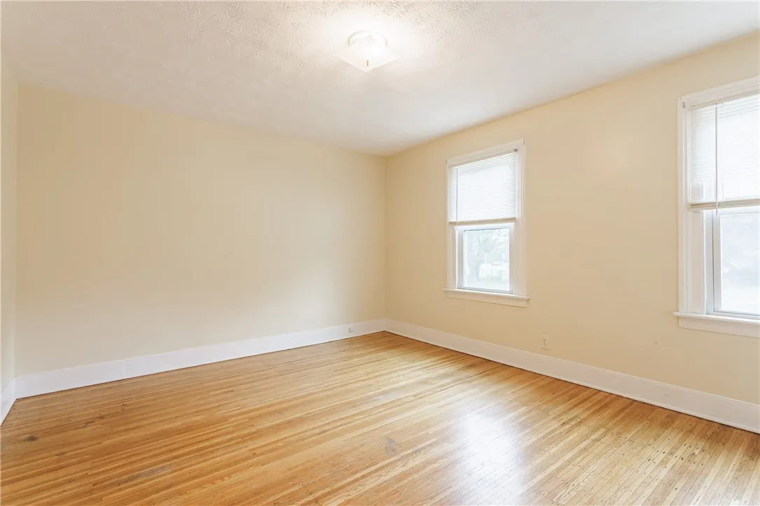 72 Weld Street, Rochester, New York 14605, Rochester, New York 14605, 4 Bedrooms Bedrooms, 7 Rooms Rooms,1 BathroomBathrooms,Residential,For Sale,72 Weld Street, Rochester, New York 14605,R1618746