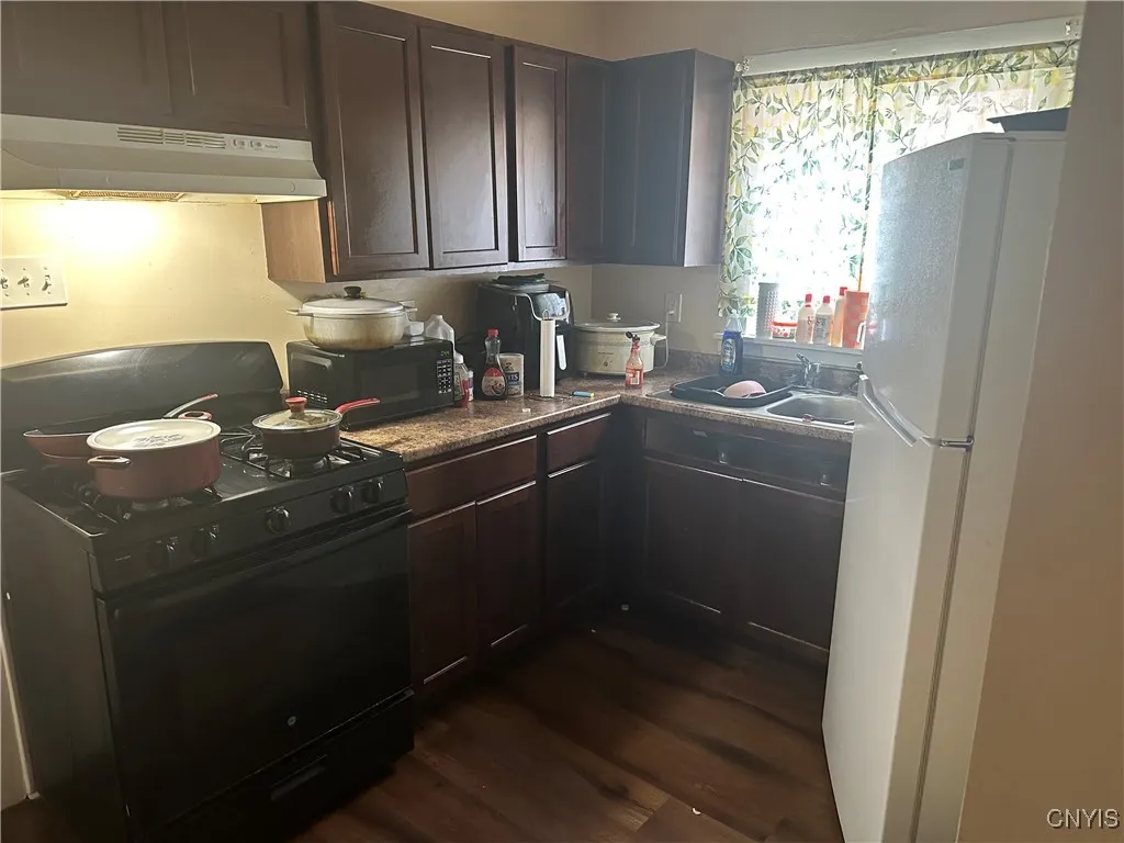 Downstairs Unit Kitchen