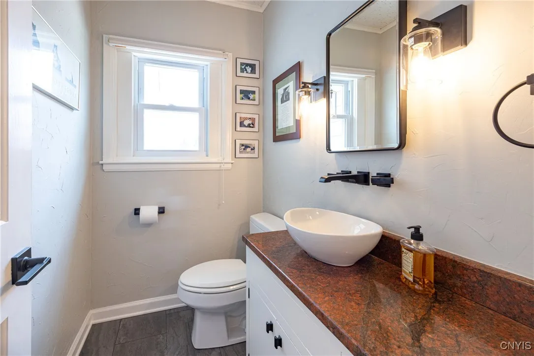 2516 West Lake Road, Skaneateles, New York 13152, Skaneateles, New York 13152, 4 Bedrooms Bedrooms, 9 Rooms Rooms,2 BathroomsBathrooms,Residential,Closed,2516 West Lake Road, Skaneateles, New York 13152,0,S1615259