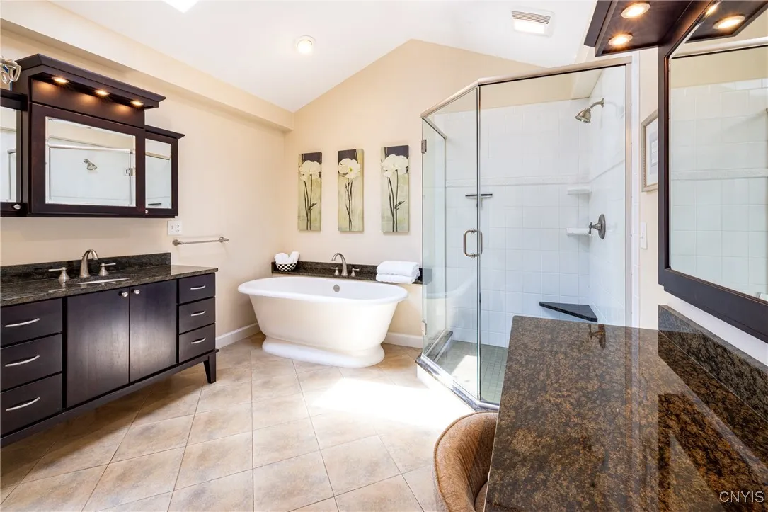 2516 West Lake Road, Skaneateles, New York 13152, Skaneateles, New York 13152, 4 Bedrooms Bedrooms, 9 Rooms Rooms,2 BathroomsBathrooms,Residential,Closed,2516 West Lake Road, Skaneateles, New York 13152,0,S1615259