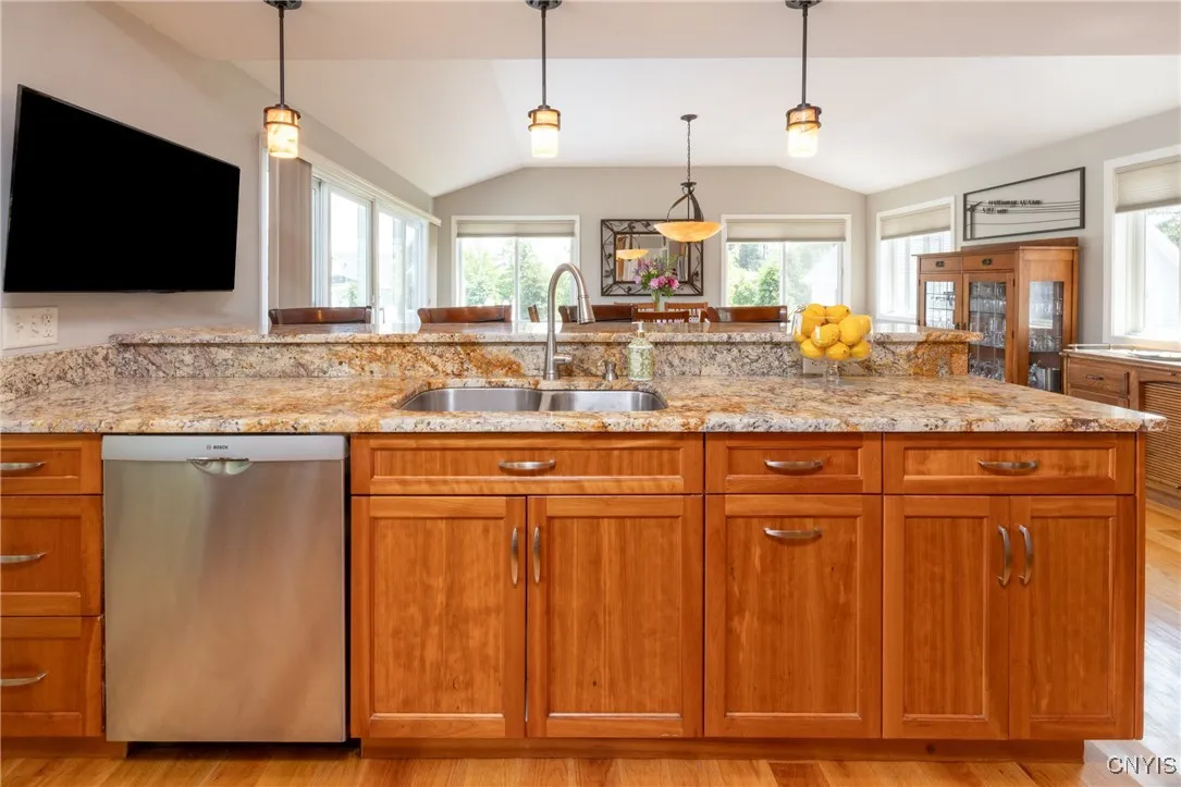 2516 West Lake Road, Skaneateles, New York 13152, Skaneateles, New York 13152, 4 Bedrooms Bedrooms, 9 Rooms Rooms,2 BathroomsBathrooms,Residential,Closed,2516 West Lake Road, Skaneateles, New York 13152,0,S1615259