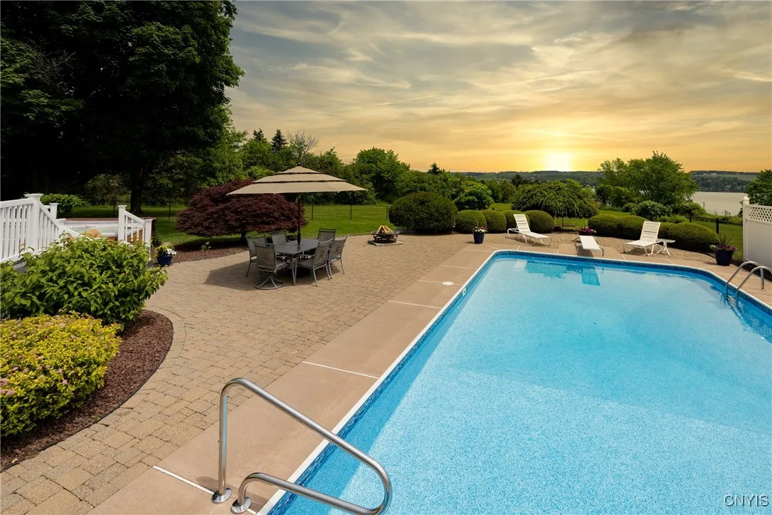 2516 West Lake Road, Skaneateles, New York 13152, Skaneateles, New York 13152, 4 Bedrooms Bedrooms, 9 Rooms Rooms,2 BathroomsBathrooms,Residential,Closed,2516 West Lake Road, Skaneateles, New York 13152,0,S1615259