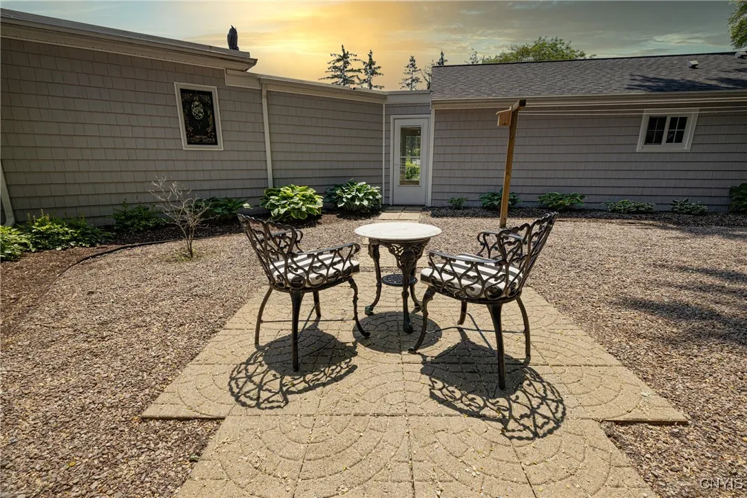 2516 West Lake Road, Skaneateles, New York 13152, Skaneateles, New York 13152, 4 Bedrooms Bedrooms, 9 Rooms Rooms,2 BathroomsBathrooms,Residential,Closed,2516 West Lake Road, Skaneateles, New York 13152,0,S1615259