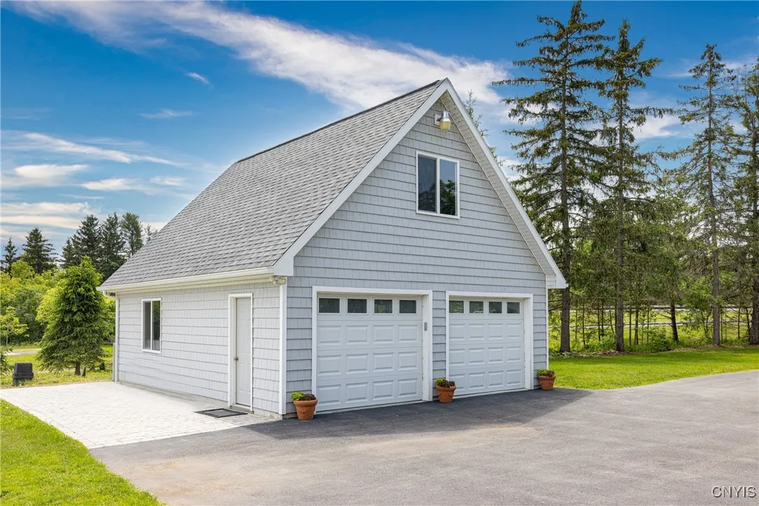 2516 West Lake Road, Skaneateles, New York 13152, Skaneateles, New York 13152, 4 Bedrooms Bedrooms, 9 Rooms Rooms,2 BathroomsBathrooms,Residential,Closed,2516 West Lake Road, Skaneateles, New York 13152,0,S1615259