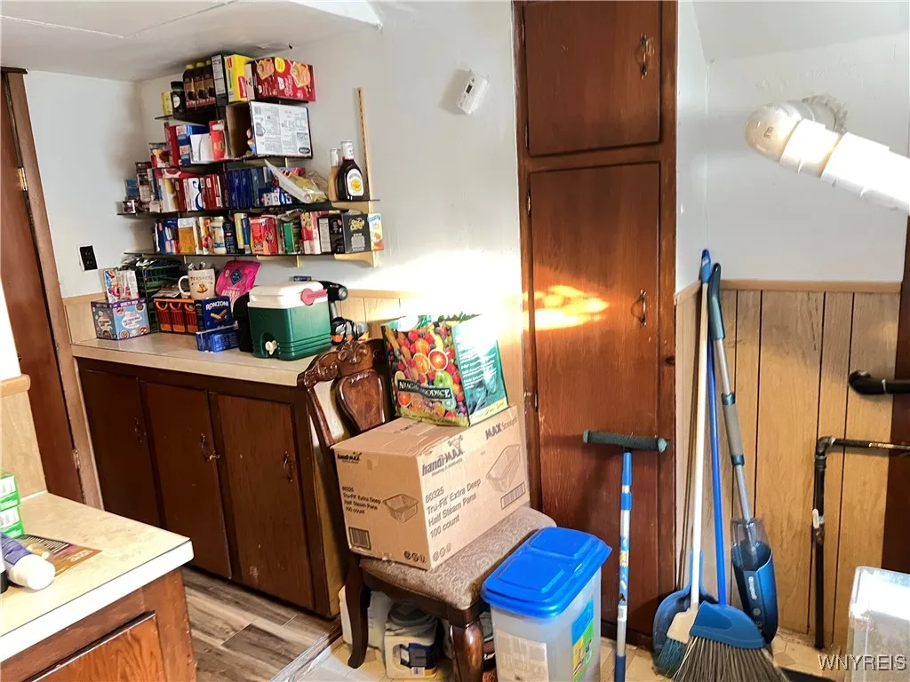 LAUNDRY/UTILITY ROOM