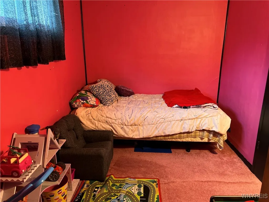 BEDROOM 1ST FLOOR