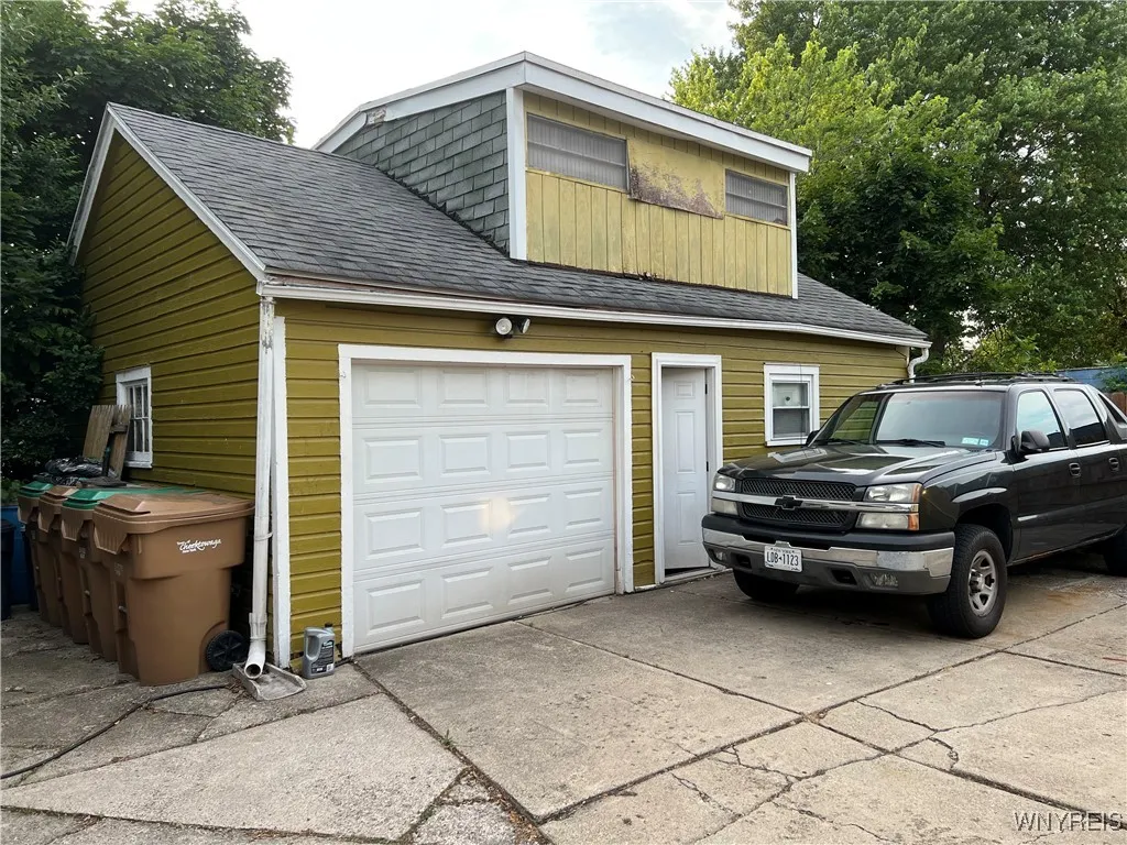 68 Garland Avenue, Cheektowaga, New York 14206, Cheektowaga, New York 14206, 4 Bedrooms Bedrooms, 9 Rooms Rooms,1 BathroomBathrooms,Residential,For Sale,68 Garland Avenue, Cheektowaga, New York 14206,B1619017