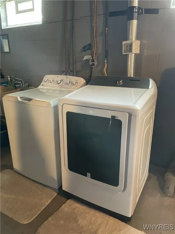 Washer & Dryer included