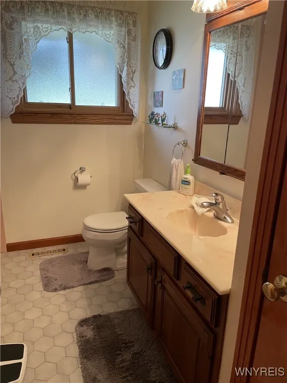 16 Dennis Lane, Cheektowaga, New York 14227, Cheektowaga, New York 14227, 3 Bedrooms Bedrooms, 5 Rooms Rooms,1 BathroomBathrooms,Residential,Closed,16 Dennis Lane, Cheektowaga, New York 14227,0,B1618380