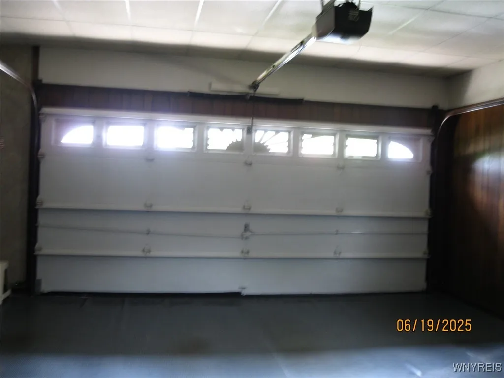 2.5 Car Garage with Garage Door Opener