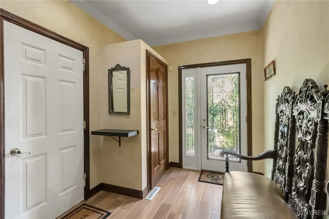 9875 Hollingson Rd, Clarence, New York 14031, Clarence, New York 14031, 5 Bedrooms Bedrooms, 15 Rooms Rooms,3 BathroomsBathrooms,Residential,Closed,9875 Hollingson Rd, Clarence, New York 14031,0,B1618517