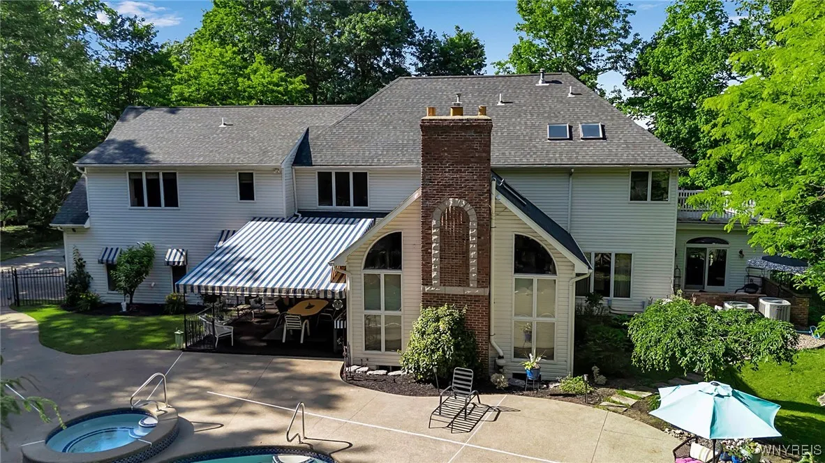 9875 Hollingson Rd, Clarence, New York 14031, Clarence, New York 14031, 5 Bedrooms Bedrooms, 15 Rooms Rooms,3 BathroomsBathrooms,Residential,Closed,9875 Hollingson Rd, Clarence, New York 14031,0,B1618517