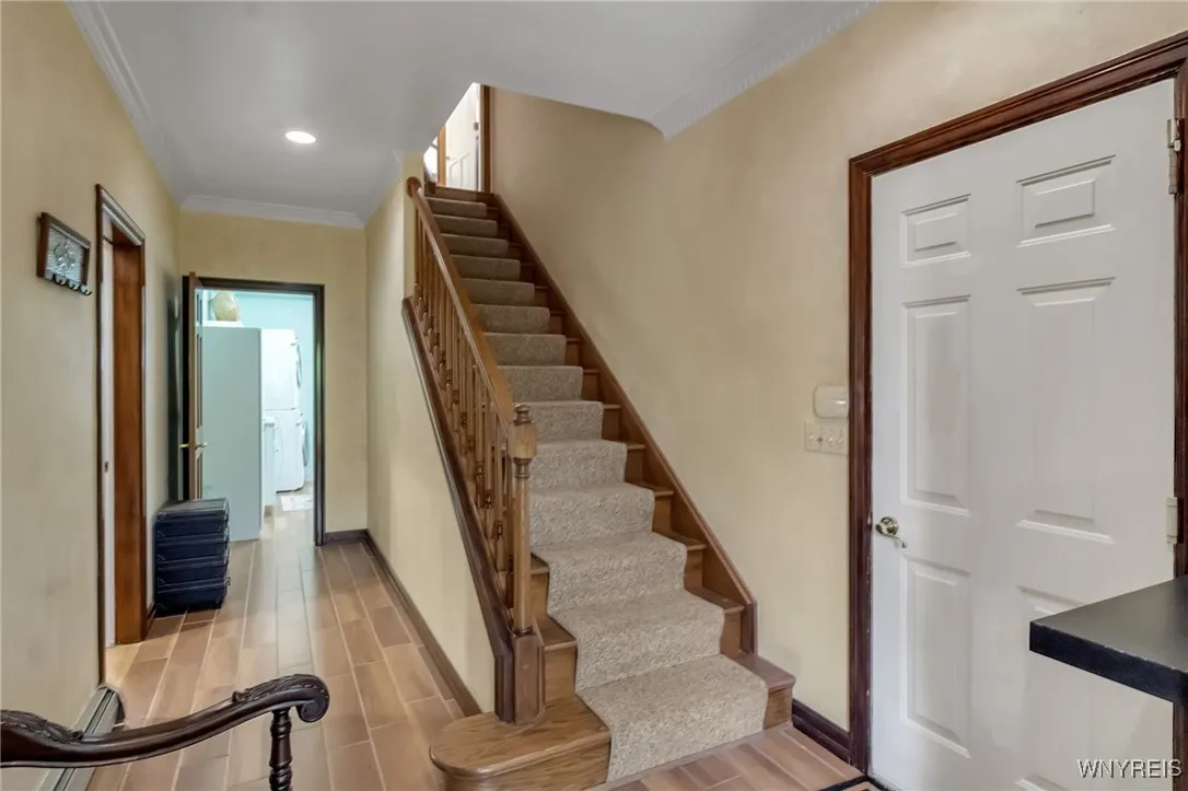 9875 Hollingson Rd, Clarence, New York 14031, Clarence, New York 14031, 5 Bedrooms Bedrooms, 15 Rooms Rooms,3 BathroomsBathrooms,Residential,Closed,9875 Hollingson Rd, Clarence, New York 14031,0,B1618517