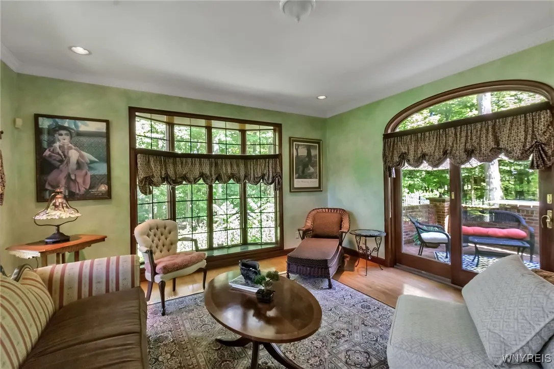 9875 Hollingson Rd, Clarence, New York 14031, Clarence, New York 14031, 5 Bedrooms Bedrooms, 15 Rooms Rooms,3 BathroomsBathrooms,Residential,Closed,9875 Hollingson Rd, Clarence, New York 14031,0,B1618517