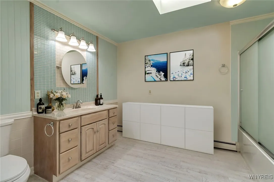 9875 Hollingson Rd, Clarence, New York 14031, Clarence, New York 14031, 5 Bedrooms Bedrooms, 15 Rooms Rooms,3 BathroomsBathrooms,Residential,Closed,9875 Hollingson Rd, Clarence, New York 14031,0,B1618517