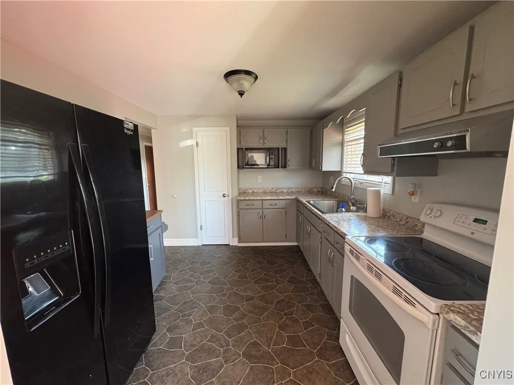 7870 Oneida Trail, Cicero, New York 13030, Cicero, New York 13030, 4 Bedrooms Bedrooms, 8 Rooms Rooms,2 BathroomsBathrooms,Residential Lease,Closed,7870 Oneida Trail, Cicero, New York 13030,S1619045