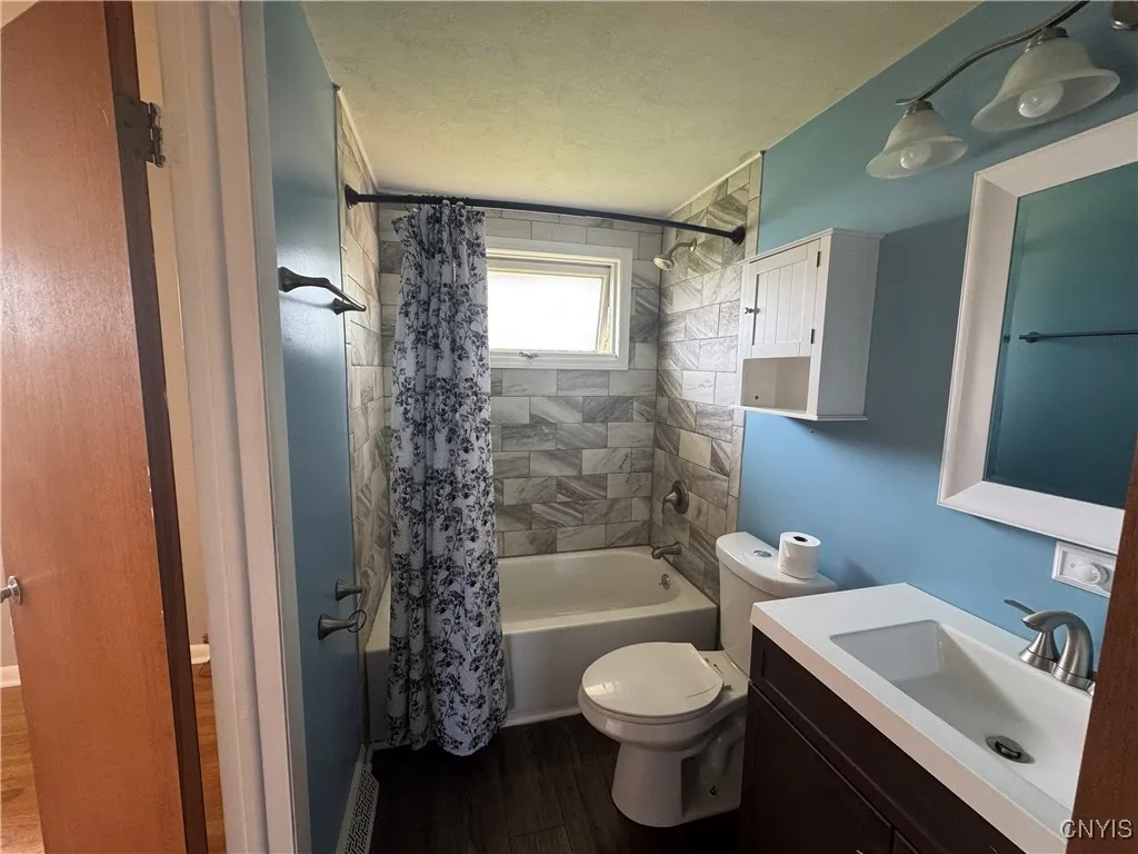 7870 Oneida Trail, Cicero, New York 13030, Cicero, New York 13030, 4 Bedrooms Bedrooms, 8 Rooms Rooms,2 BathroomsBathrooms,Residential Lease,Closed,7870 Oneida Trail, Cicero, New York 13030,S1619045