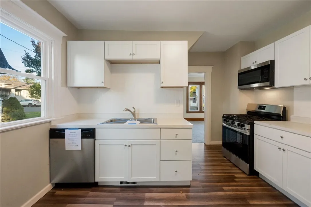 23 Peacock Street, Auburn, New York 13021, Auburn, New York 13021, 3 Bedrooms Bedrooms, 7 Rooms Rooms,1 BathroomBathrooms,Residential,Closed,23 Peacock Street, Auburn, New York 13021,0,R1619054