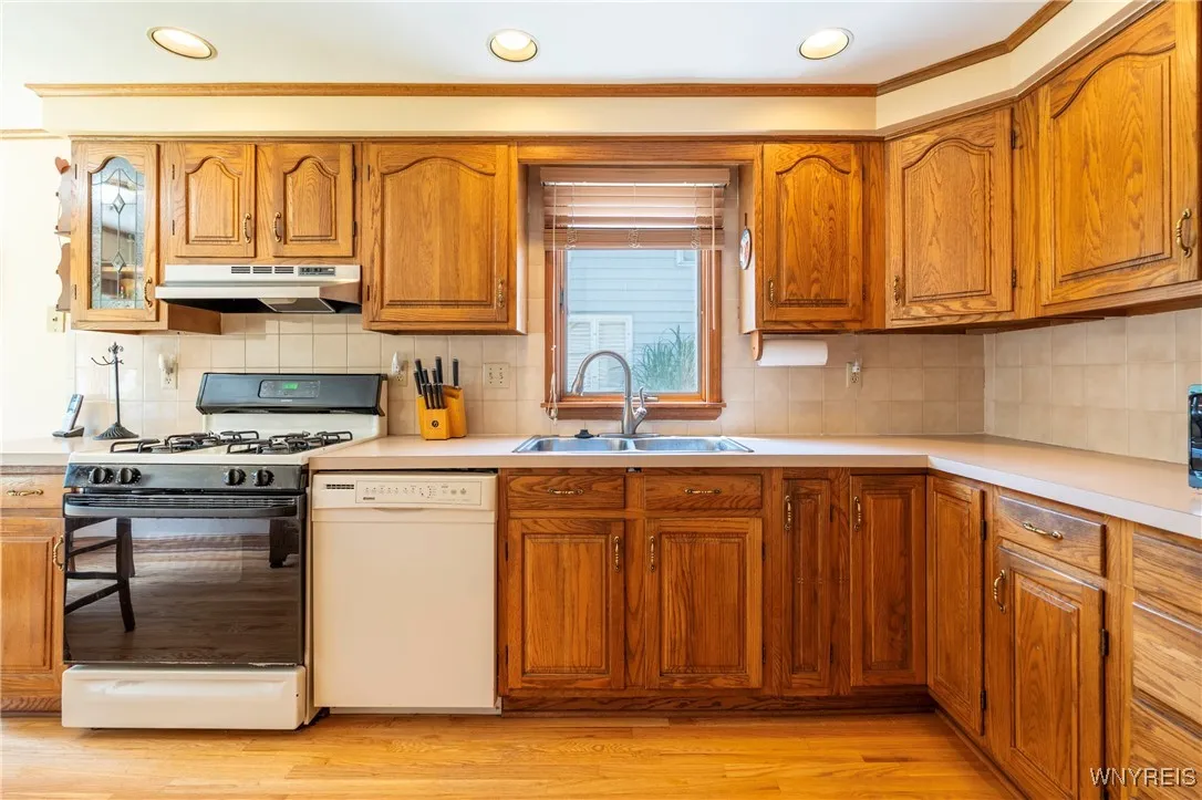 397 Darwin Drive, Amherst, New York 14226, Amherst, New York 14226, 3 Bedrooms Bedrooms, 8 Rooms Rooms,2 BathroomsBathrooms,Residential,Closed,397 Darwin Drive, Amherst, New York 14226,0,B1618881