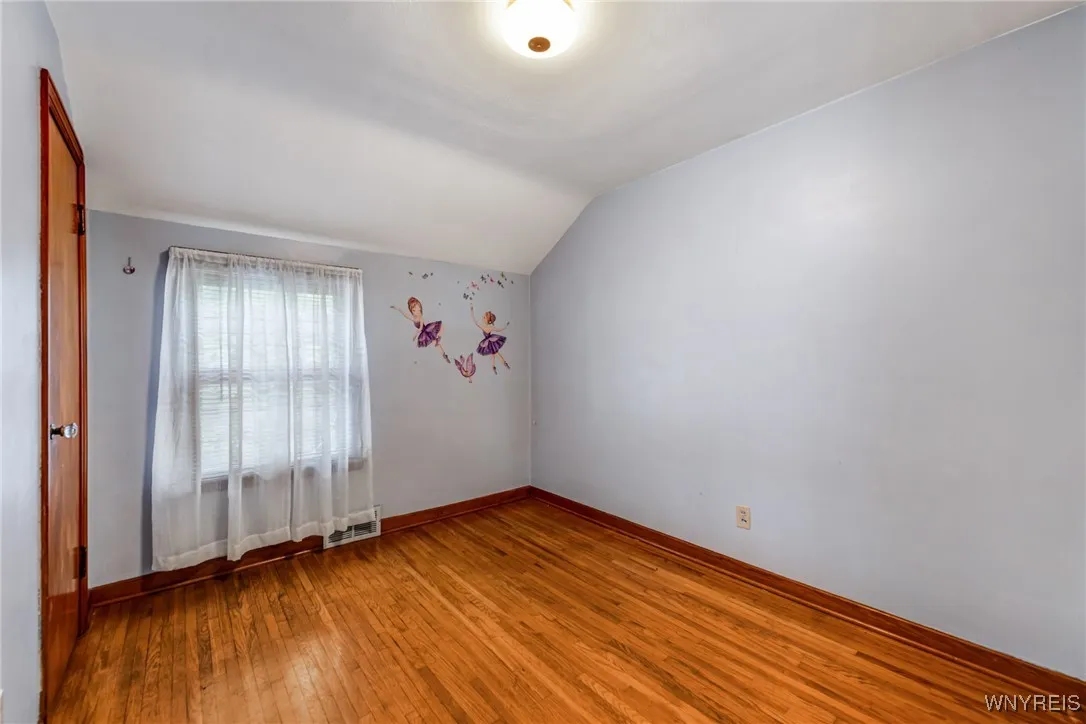 2104 Walnut Avenue, Niagara Falls, New York 14301, Niagara Falls, New York 14301, 3 Bedrooms Bedrooms, 7 Rooms Rooms,2 BathroomsBathrooms,Residential,For Sale,2104 Walnut Avenue, Niagara Falls, New York 14301,B1619062