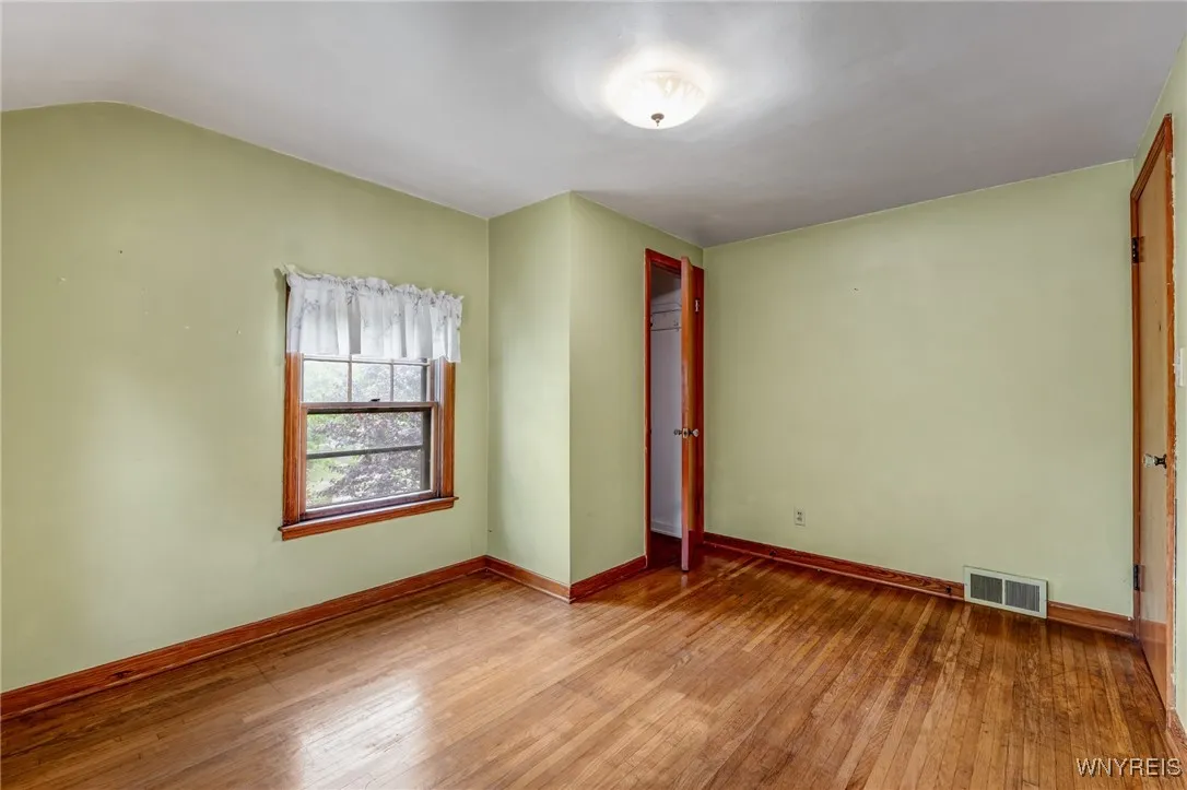 2104 Walnut Avenue, Niagara Falls, New York 14301, Niagara Falls, New York 14301, 3 Bedrooms Bedrooms, 7 Rooms Rooms,2 BathroomsBathrooms,Residential,For Sale,2104 Walnut Avenue, Niagara Falls, New York 14301,B1619062