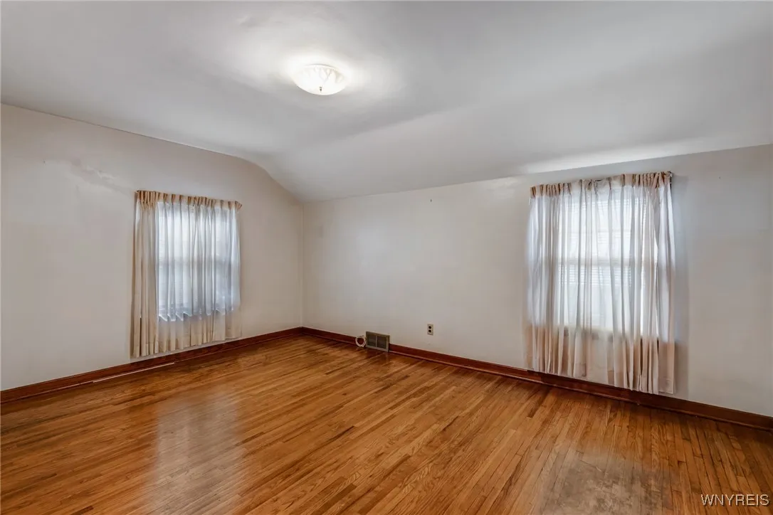 2104 Walnut Avenue, Niagara Falls, New York 14301, Niagara Falls, New York 14301, 3 Bedrooms Bedrooms, 7 Rooms Rooms,2 BathroomsBathrooms,Residential,For Sale,2104 Walnut Avenue, Niagara Falls, New York 14301,B1619062