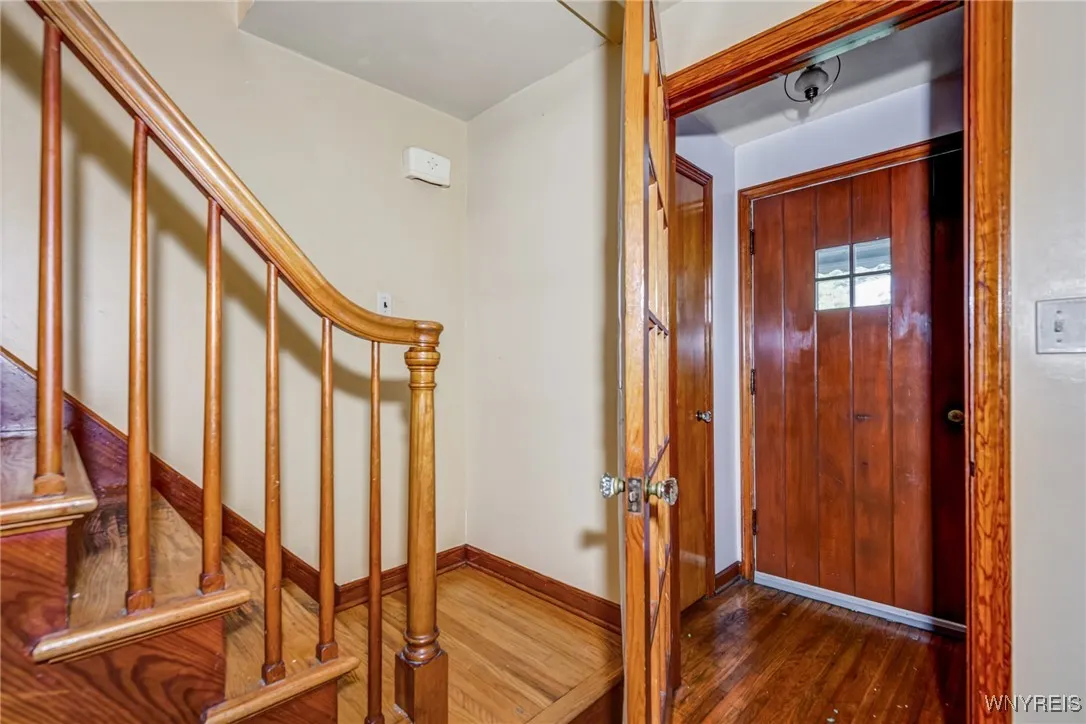 2104 Walnut Avenue, Niagara Falls, New York 14301, Niagara Falls, New York 14301, 3 Bedrooms Bedrooms, 7 Rooms Rooms,2 BathroomsBathrooms,Residential,For Sale,2104 Walnut Avenue, Niagara Falls, New York 14301,B1619062
