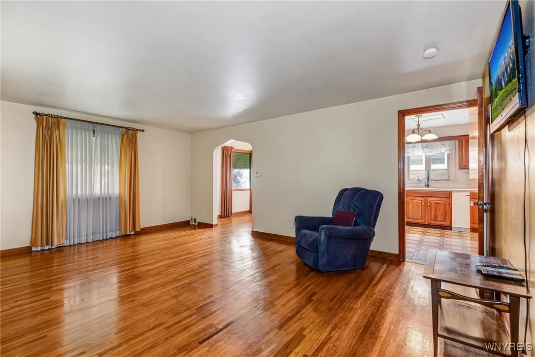 2104 Walnut Avenue, Niagara Falls, New York 14301, Niagara Falls, New York 14301, 3 Bedrooms Bedrooms, 7 Rooms Rooms,2 BathroomsBathrooms,Residential,For Sale,2104 Walnut Avenue, Niagara Falls, New York 14301,B1619062