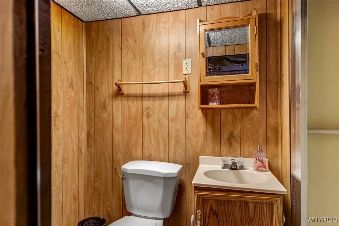 2104 Walnut Avenue, Niagara Falls, New York 14301, Niagara Falls, New York 14301, 3 Bedrooms Bedrooms, 7 Rooms Rooms,2 BathroomsBathrooms,Residential,For Sale,2104 Walnut Avenue, Niagara Falls, New York 14301,B1619062